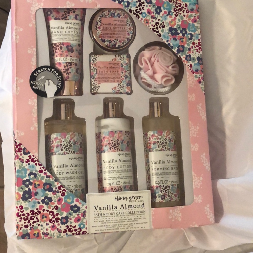 Olivia Grace Vanilla Almond 7 Piece Body Care New